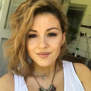 Meet your Posher, Isabelle